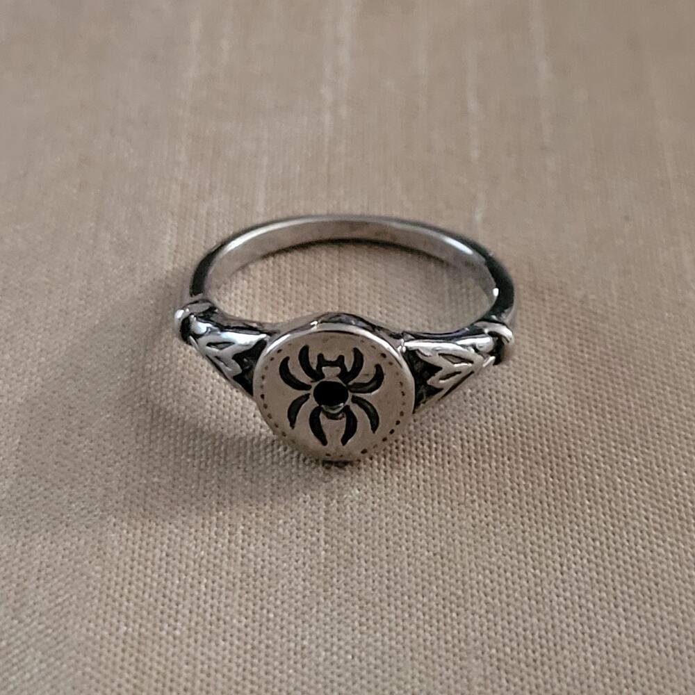 Size 6 gothic spider silver tone ring